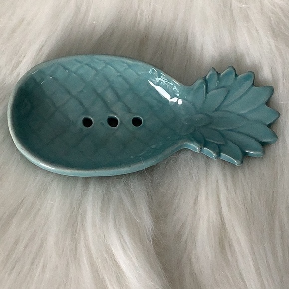 Hawaiian Pineapple Soap Dish - Picture 7 of 9